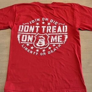 Red Don’t Tread On Me Graphic Tee - Short Sleeve Size M